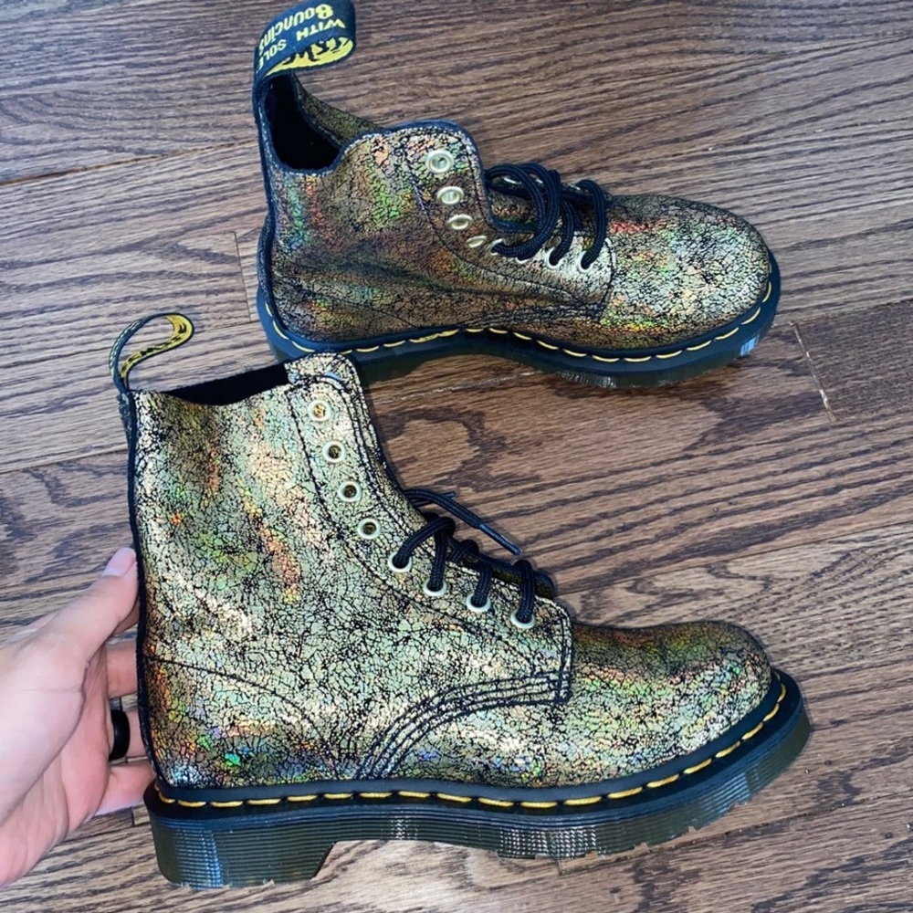 NWT Dr. Martens Iridescent Gold Pascal Boots Shoes - Picture 3 of 7
